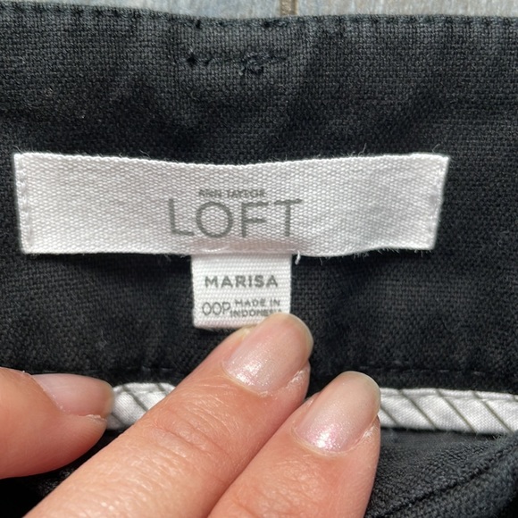 ***Ann Taylor Loft Black Capri Pants size 00P - Picture 2 of 8